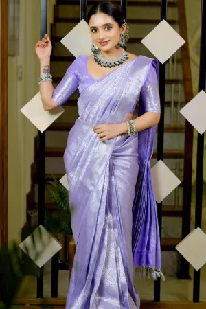 A dreamy Lavender Soft Silk Saree With Adorable Blouse Piece