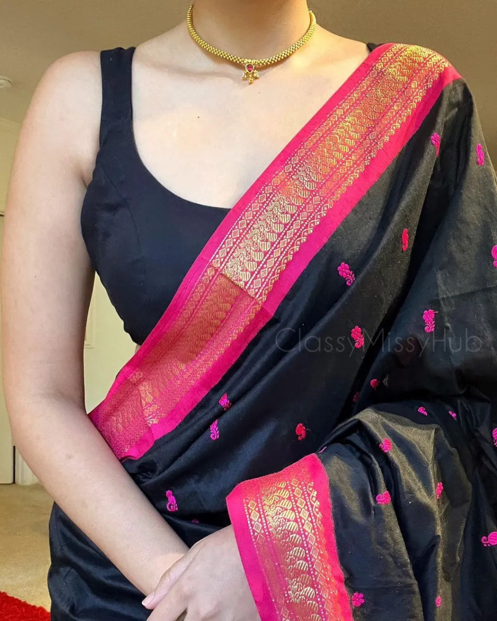 Luminous Black Soft Silk Saree With Tantalizing Blouse Piece